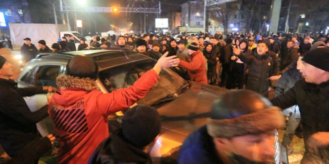 Au Kazakhstan, le régime autoritaire ébranlé par des manifestations inattendues