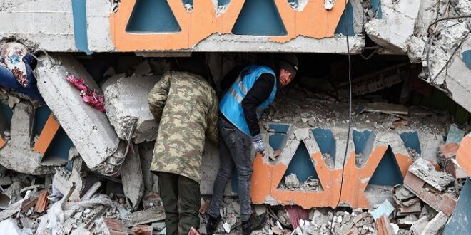 Séisme en Turquie et en Syrie: Le bilan est désormais de 11’700 morts et les recherches continuent dans les décombres.. Vidéo
