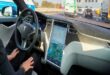 Tesla rappelle 360 000 véhicules pour des problèmes d’aide à la conduite
