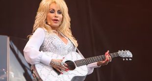 Musique. Aux États-Unis, une journée en hommage à Dolly Parton.. Vidéo